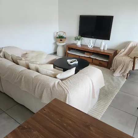 Neuf Apartment *